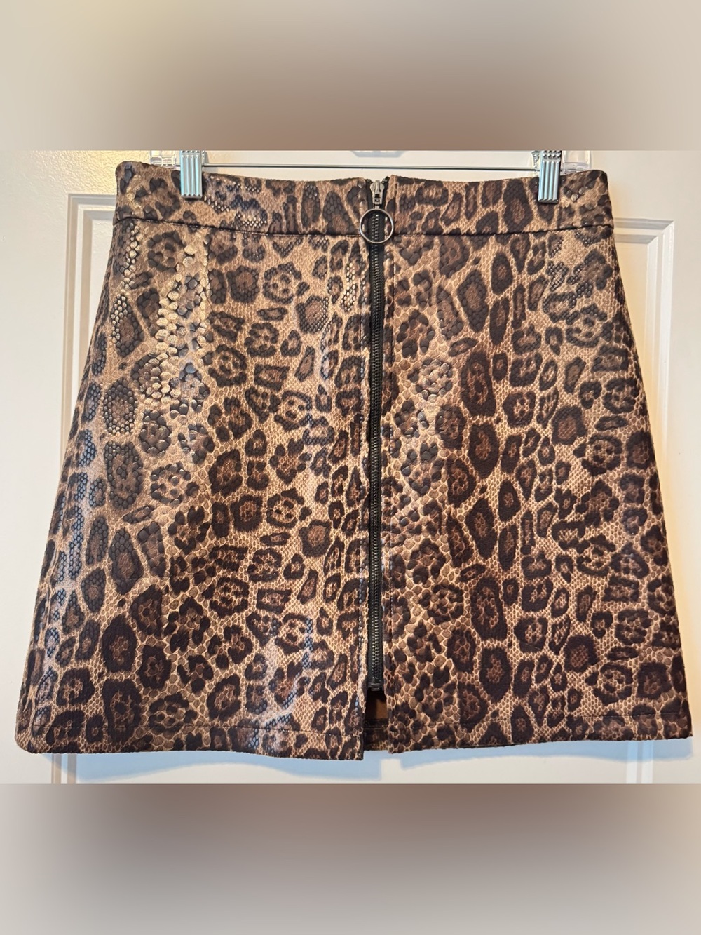 Runway Paris Leopard Print Faux Leather Mini Skirt Size L Front Zip Snake Print